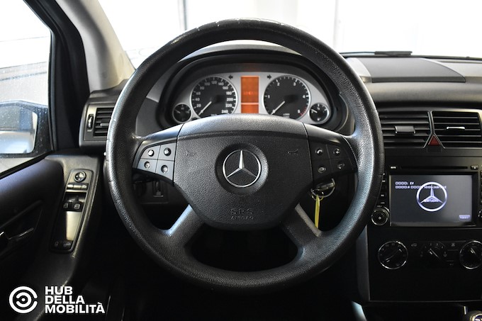 MERCEDES-BENZ B 180 CDI